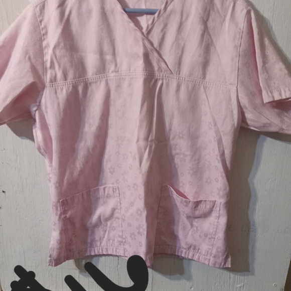 Women scrub tops - Picture 2 of 16